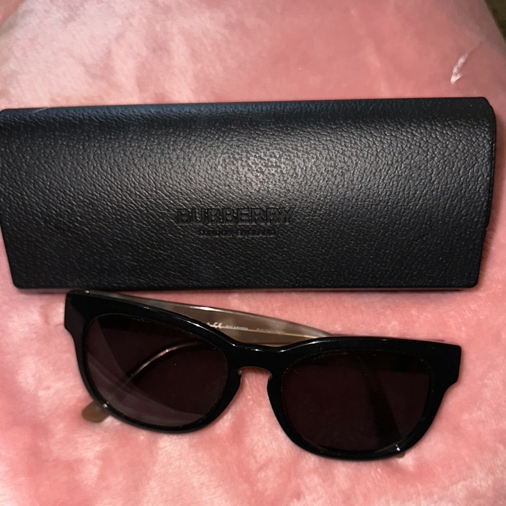 Burberry Black Sunglasses with Case